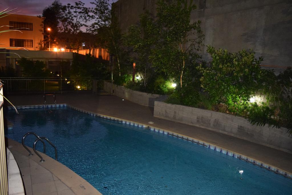 Sys Suites Lord Cochrane Santiago del Cile Esterno foto