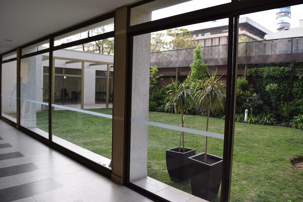 Sys Suites Lord Cochrane Santiago del Cile Esterno foto