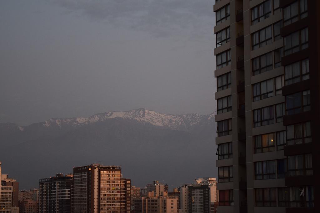 Sys Suites Lord Cochrane Santiago del Cile Esterno foto