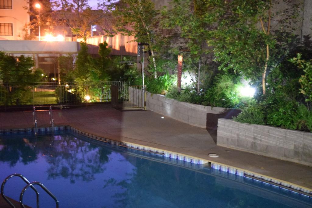 Sys Suites Lord Cochrane Santiago del Cile Esterno foto