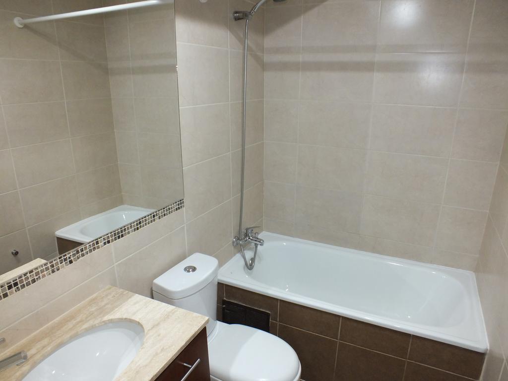 Sys Suites Lord Cochrane Santiago del Cile Esterno foto